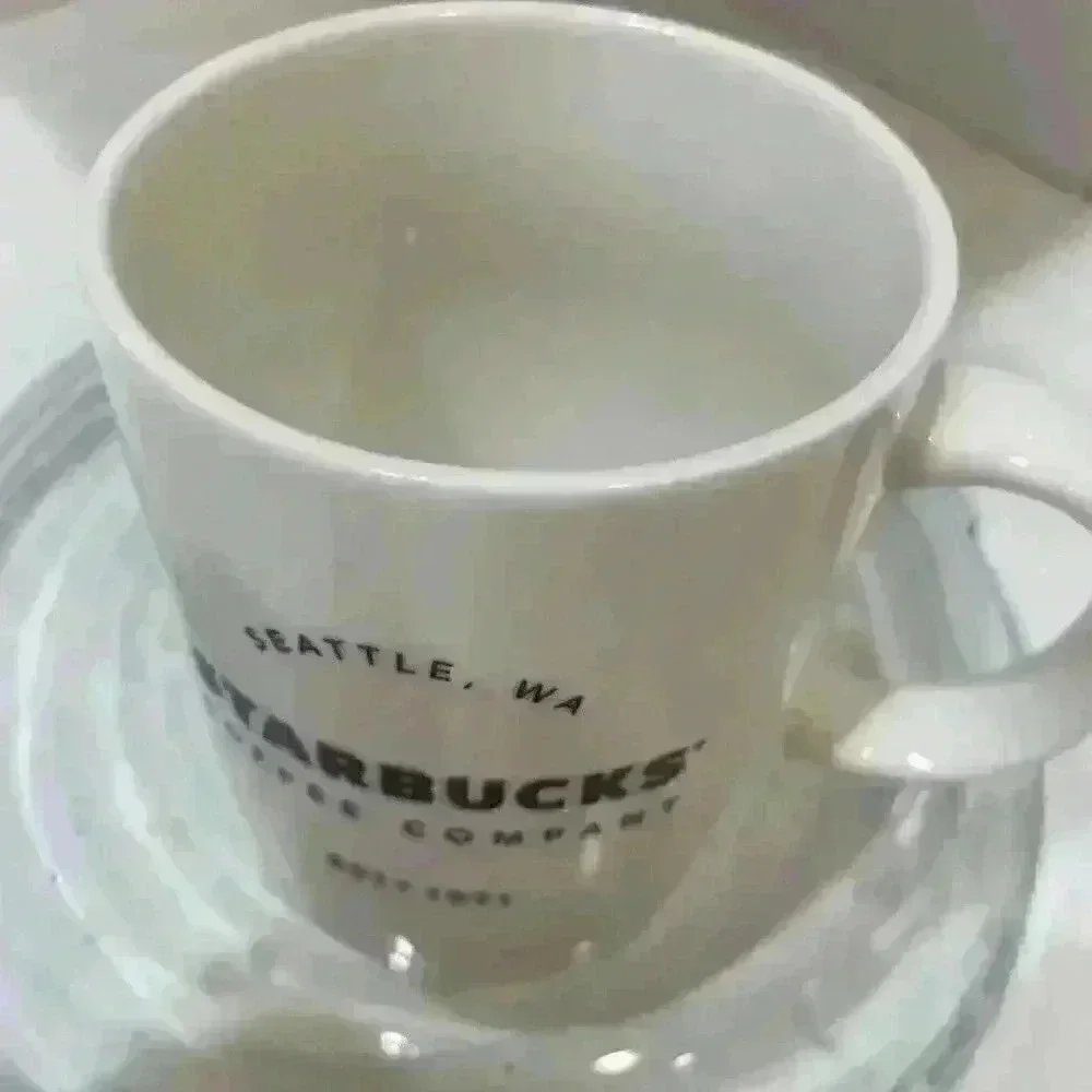 Starbucks 2018 Seattle, WA Washington EST 1971 Large 14oz Ceramic Coffee Tea Mug